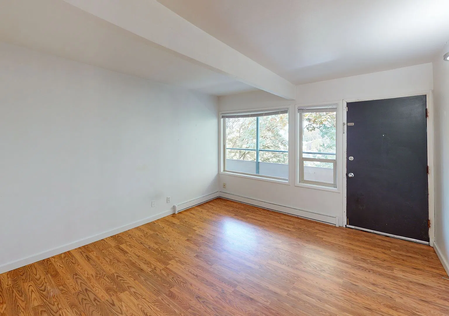Penrith Apartments - Walk to UW or U-Village! — Photo 2