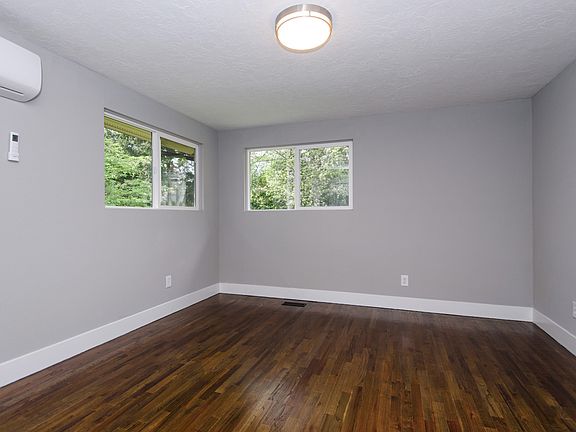 3rd image of 11444 SE 72nd St