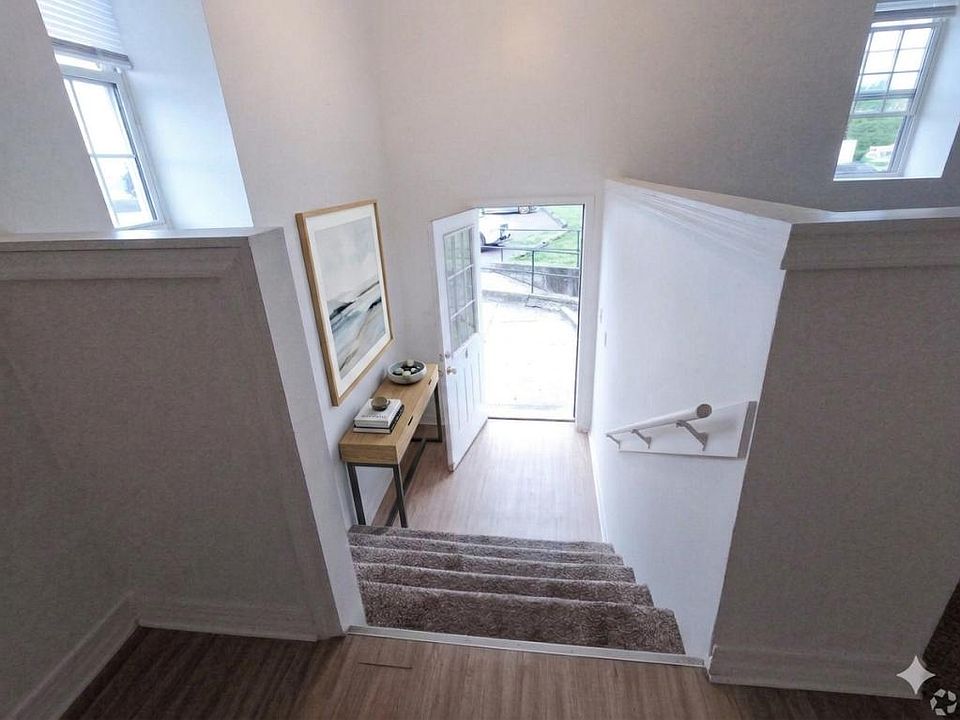 1st image of 610 Race St APT 4