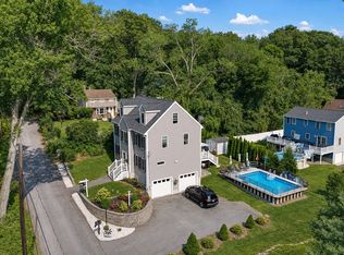 34 Amesbury Ave, Amesbury, MA 01913