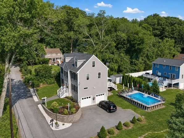 34 Amesbury Ave, Amesbury, MA 01913