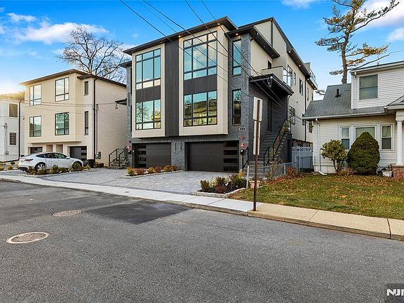 2nd image of 811 Jassamine Way