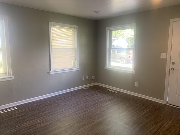 3rd image of 2714 S 48th Ter