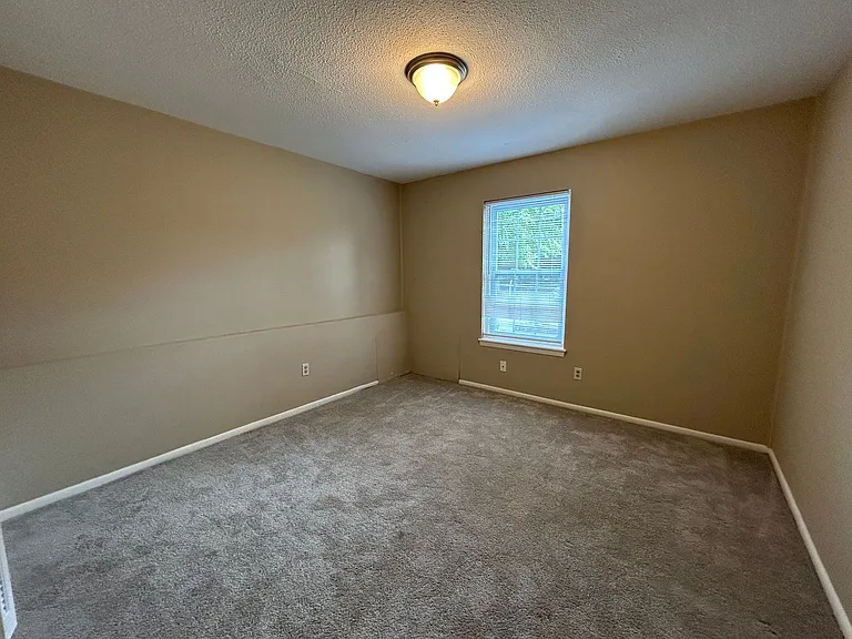 3830 D Country Club Rd — Photo 5