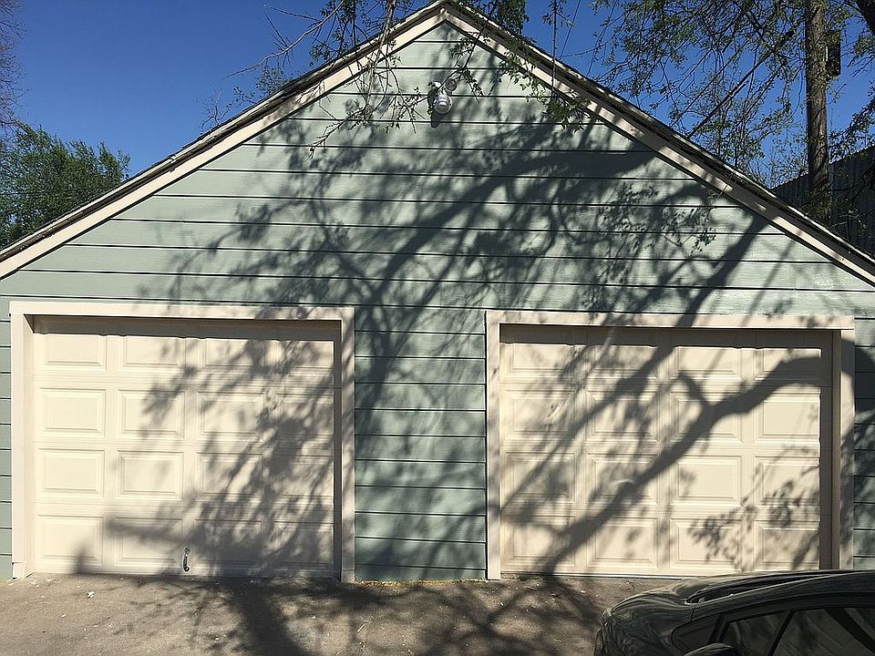 2nd image of 2850 Aster St