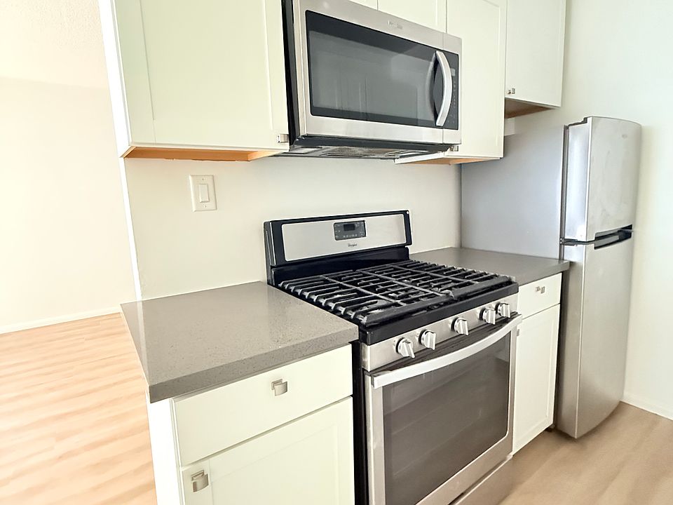 1st image of 445 Cedar Ave APT 10