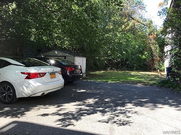 4th image of 340 Elmwood Ave