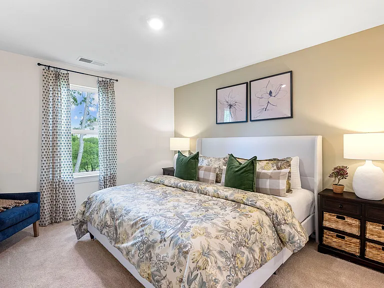 4250 Belcourt Ln NE — Photo 16