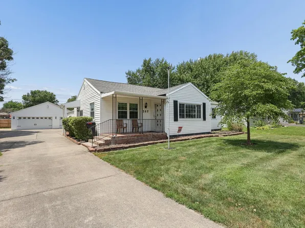 387 Maple Dr, Columbus, OH 43228