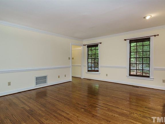5th image of 4603 Rollingwood Dr