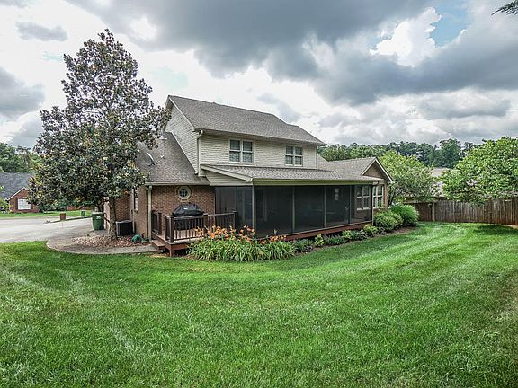 5th image of 2121 Chas Way Blvd