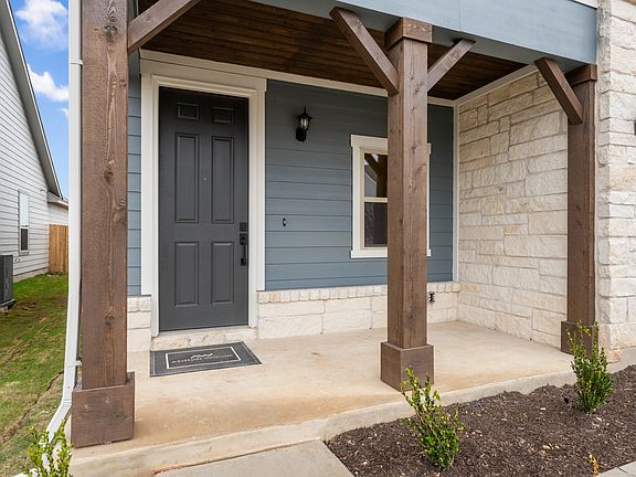 136 Prairie Falls Drive Interior Image 4