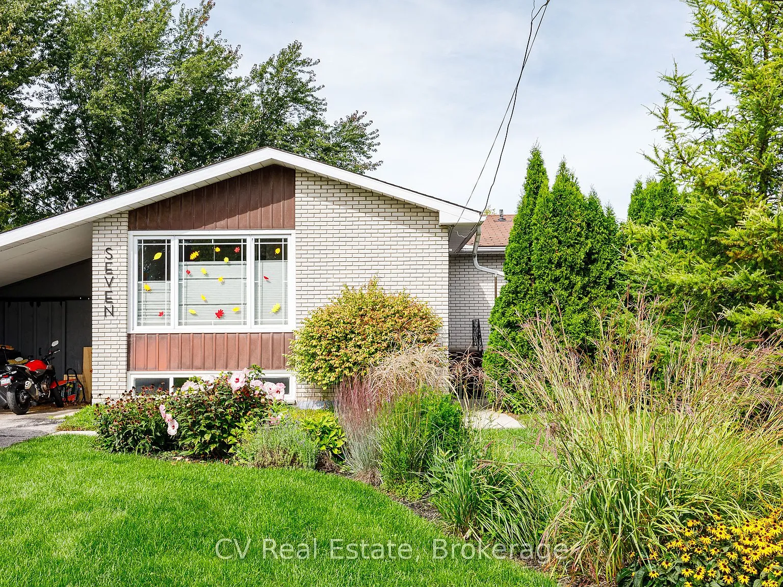 2 bed, $1,900 — Photo 1