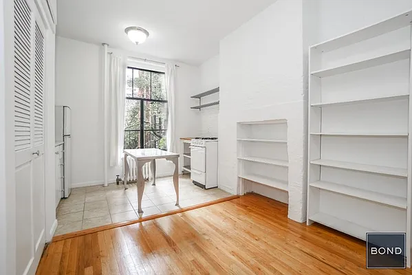 Rented by Bond New York | media 1