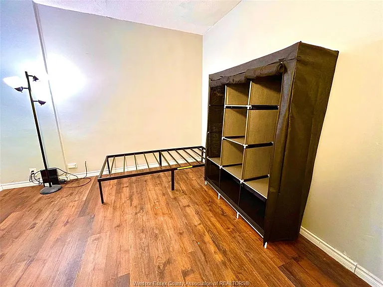 387 Josephine Ave — Photo 8