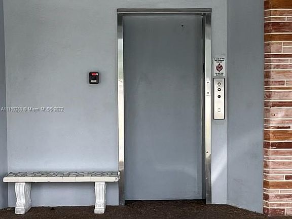 4th image of 2309 Park Ln APT 303