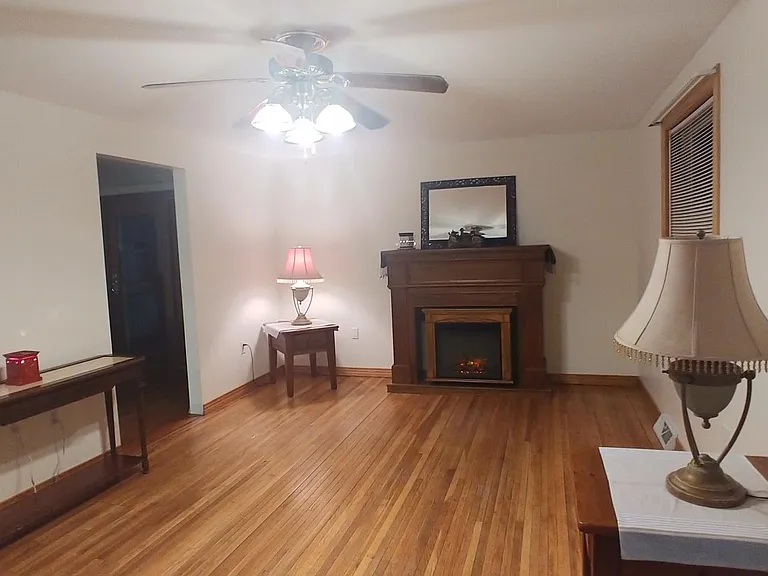 138 Governors Ct — Photo 4