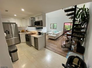 1 Beaver Creek Dr #6, Vernon, NJ 07462