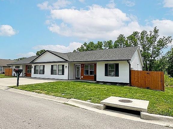 3rd image of 211 Wild Rose Ln #A-b