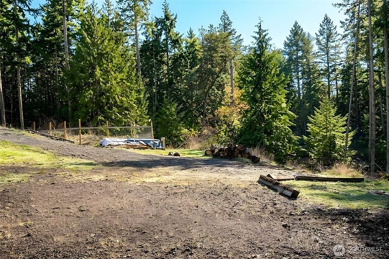 3rd image of 995 Kirner Road