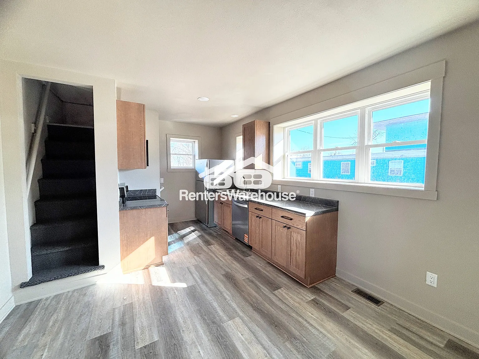 Adorable 2 bedroom House for Rent — Photo 4