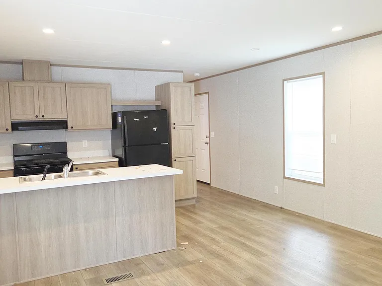 Regency Pointe — Photo 2