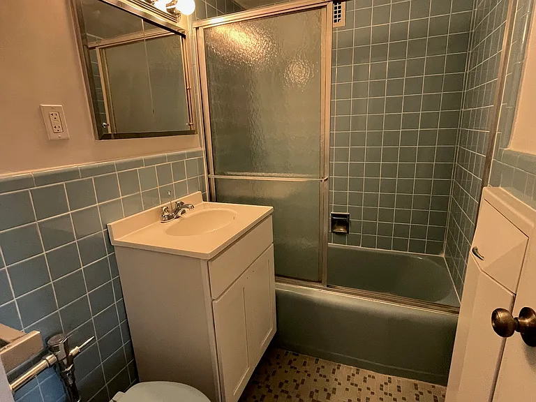 3215 Avenue H #4K — Photo 6