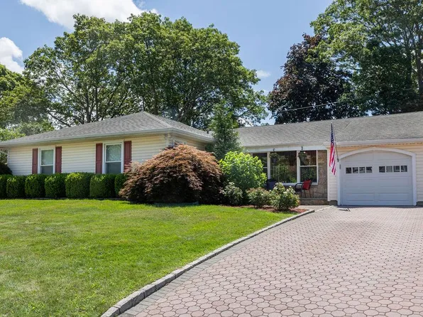 24 Taylor Street, Port Jefferson Station, NY 11776