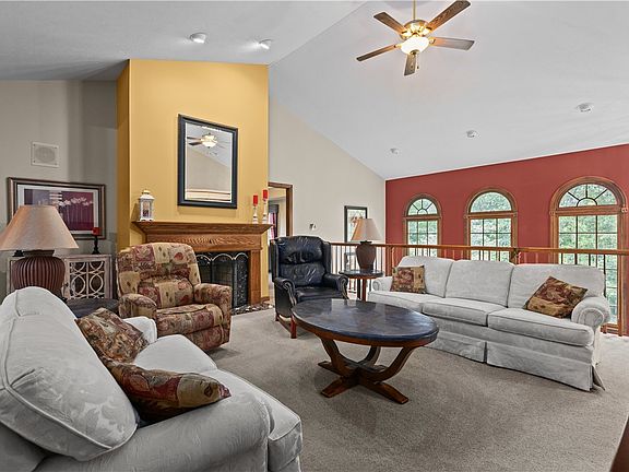 5th image of 129 Meadow Wood Ln