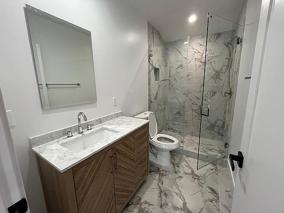 4th image of 22116 Hemmingway St #22114