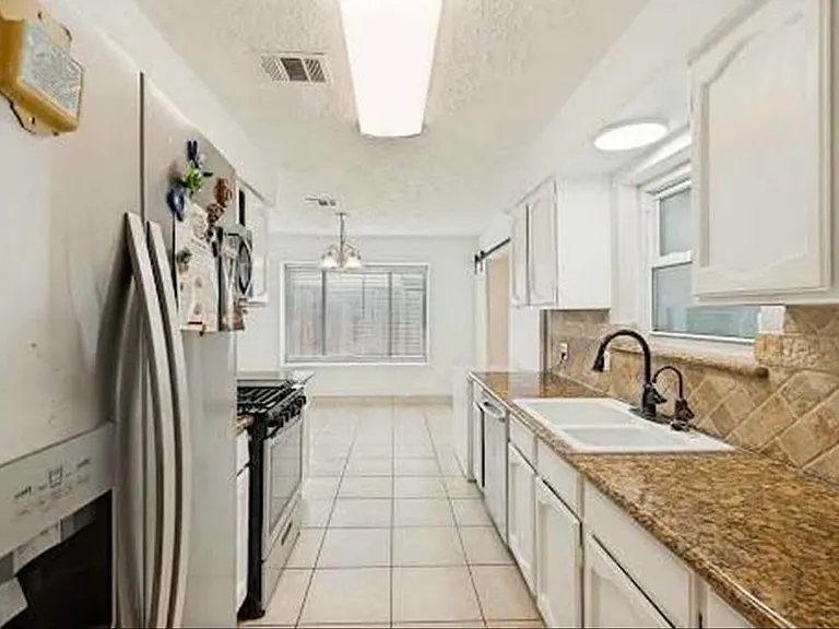 9514 Dornoch Dr — Photo 7