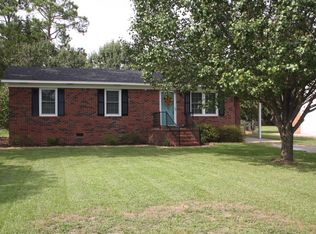 721 Carolina Dr, Dunn, NC 28334