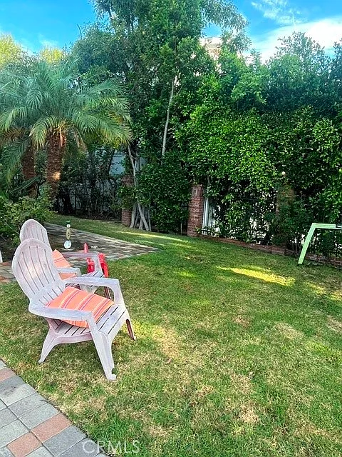 3 bed, 1405 sqft, $5,825 — Photo 3