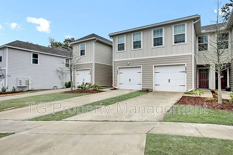 5958 Creekside Crossing Dr