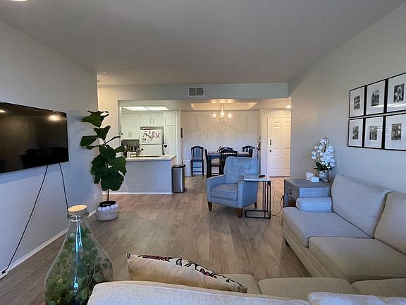 3rd image of 580 Camino De La Reina Unit 225