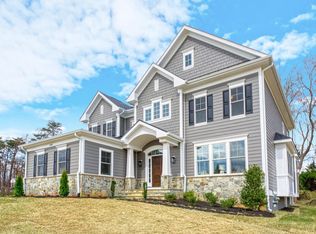 11018 Oakton Rd, Oakton, VA 22124