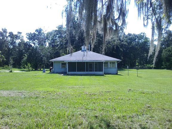 4th image of 219 SW Tall Oak Gln