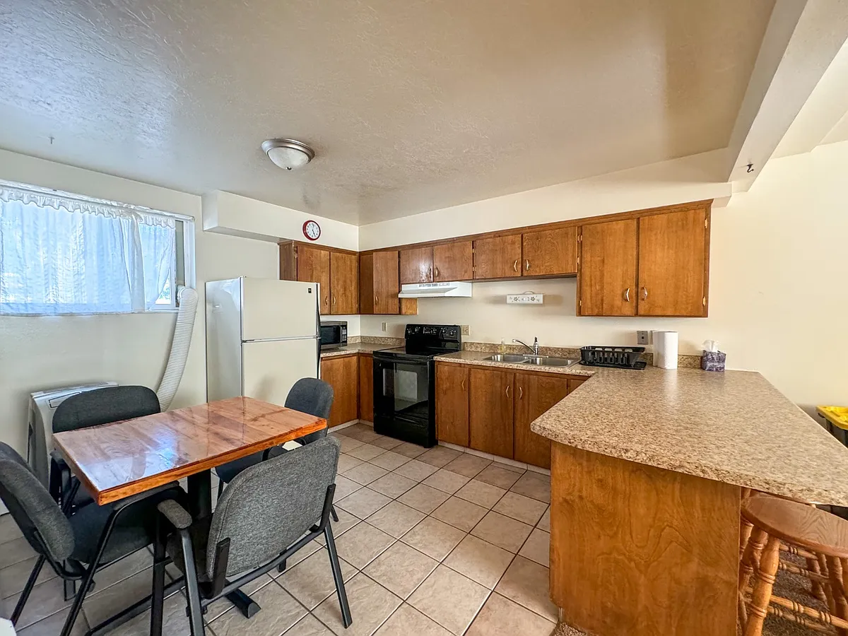 Unit Photo - 568 Canyon Rd #6C