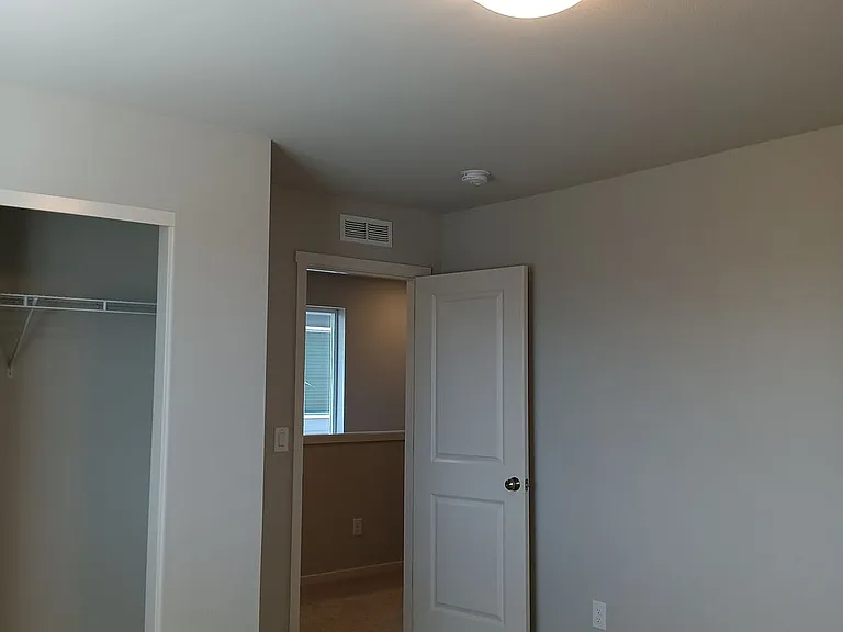 610 Pickering Ln — Photo 14