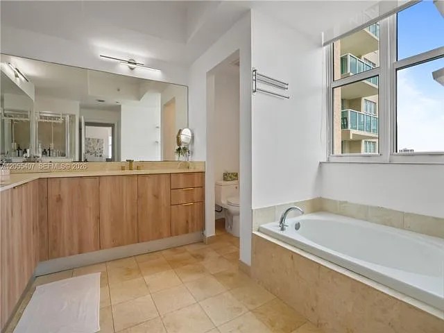 3 bed, 2.5 bath, $6,500 — Photo 3