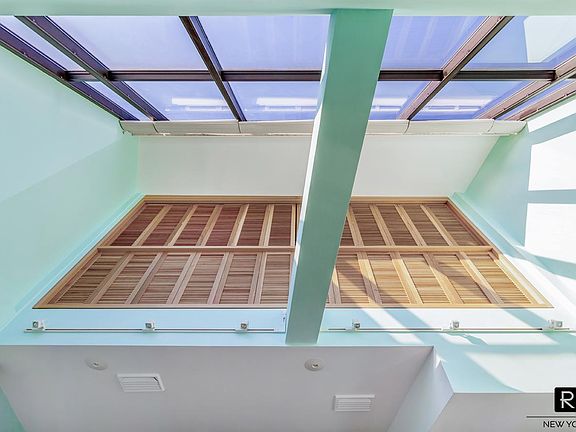 5th image of 10 Bay St #8-D