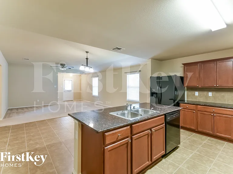 1413 Waco Turner — Photo 7