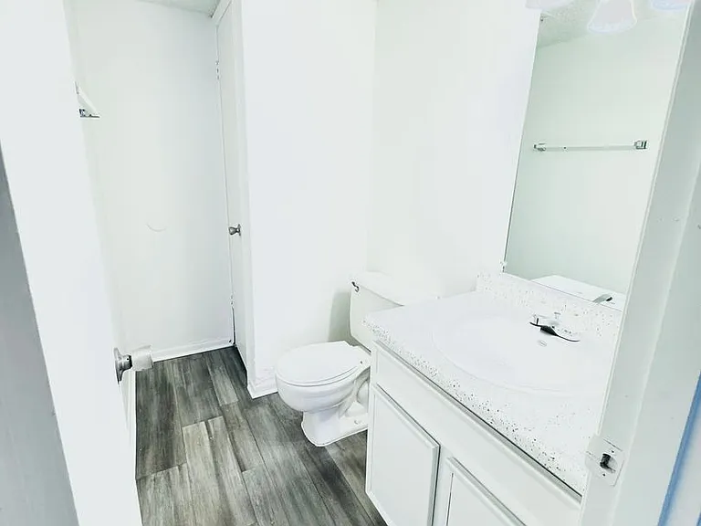 Pheasant Run Apartments — Photo 39