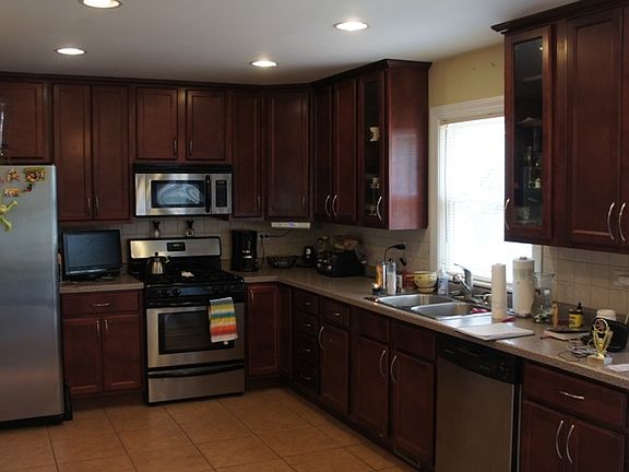 2nd image of 113 Amboy Ln