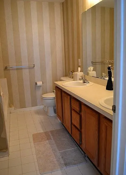 124 Wallace Ct — Photo 2