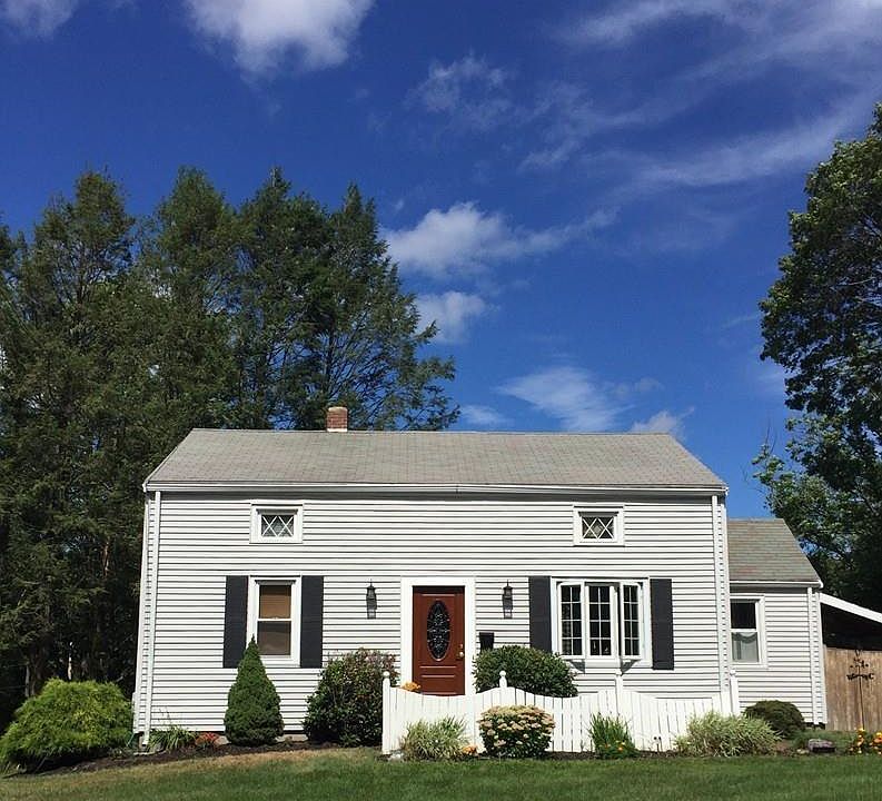 2nd image of 82 Old Charter Rd