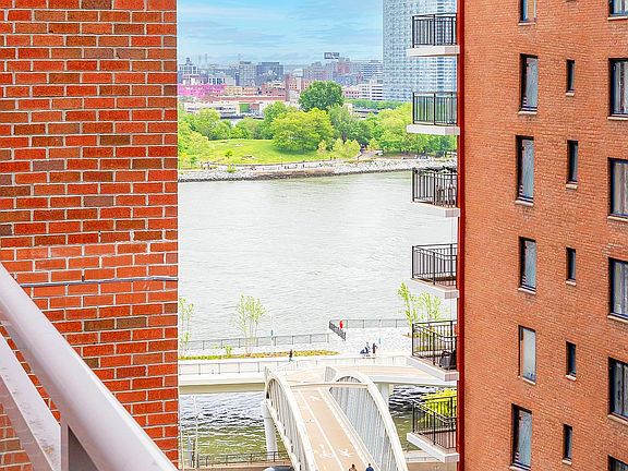 2nd image of 420 E 55th St APT 11R