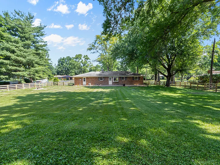 820 Eaglewood Dr — Photo 30