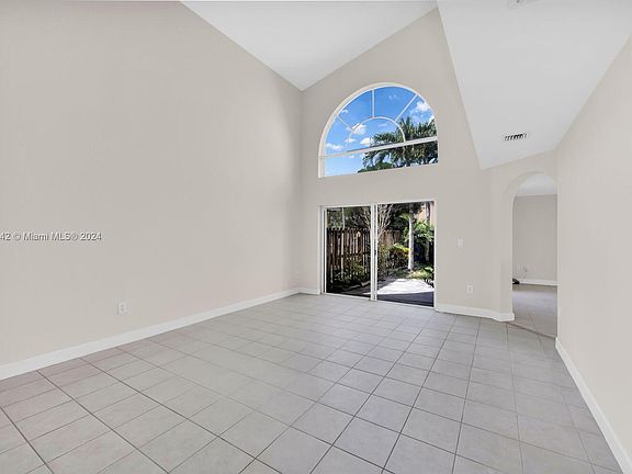 5th image of 11317 NW 52nd Ln