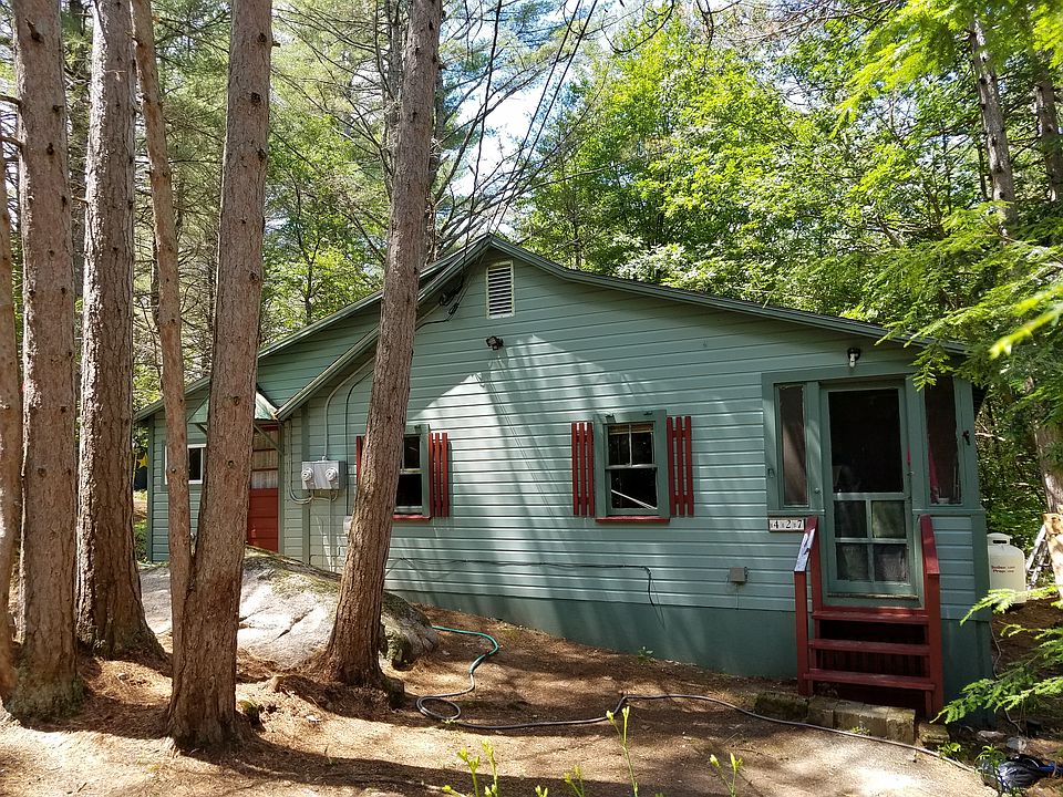 Kick back by the lake!